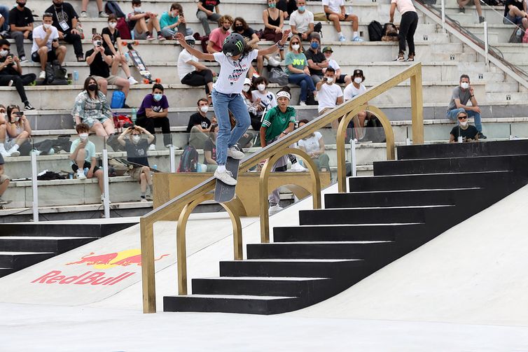 Julio Detefon/CBSK/Direitos Reservados Rayssa Leal - manobra- skate street - bronze - Mundial de Skate Street - Roma - Itália