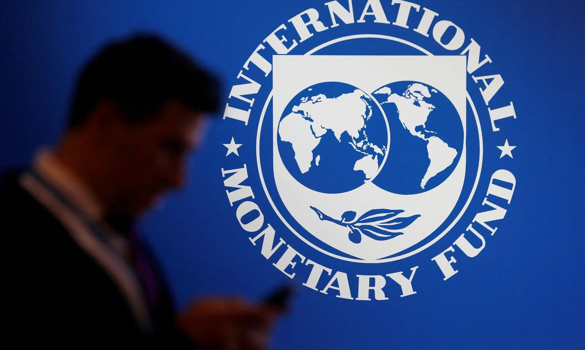 Reuters/ Johannes P. Christo Logo do Fundo Monetário Internacional durante encontro anual do Banco Mundial, em Nusa Dua, Bali, Indonesia