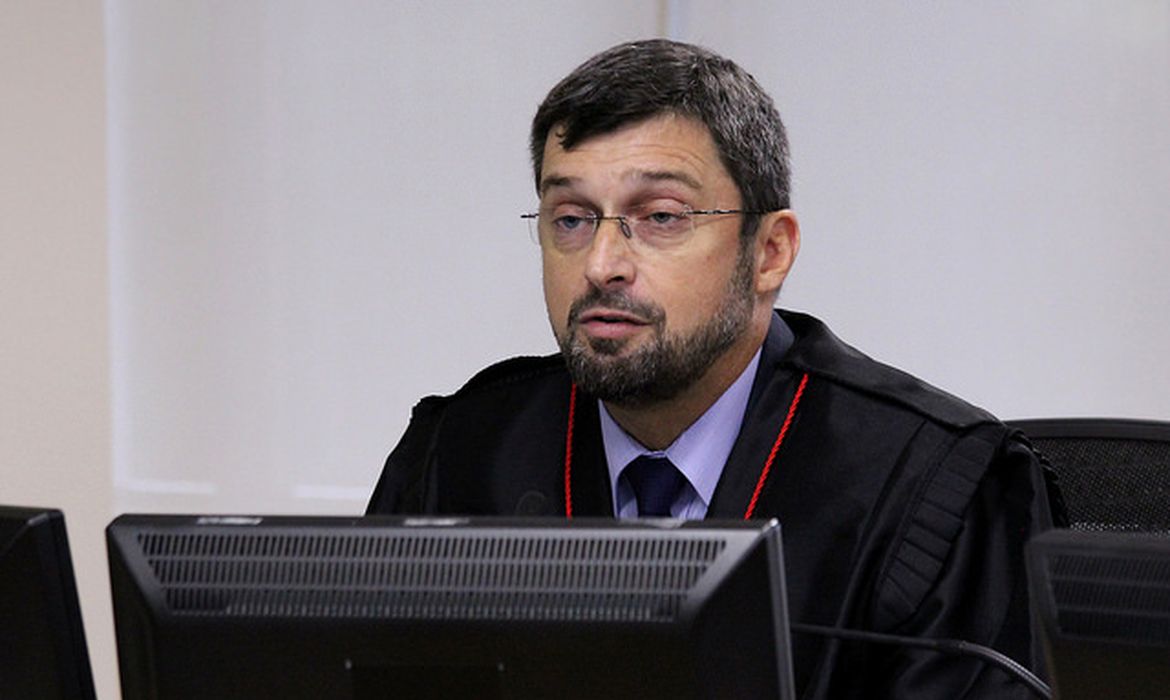 O procurador Regional da República, Maurício Gotardo Gerum, durante o julgamento do recurso da defesa do ex-presidente Luiz Inácio Lula da Silva no TRF4