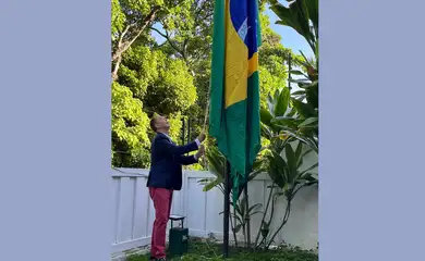 Brasília (DF) 01/08/2024 - Brasil assume embaixada da Argetina em Caracas, na Venezuela. Bandeira brasileira foi hasteada na embaixada argentina nesta quinta-feira.
Foto: Daina Mondino / X