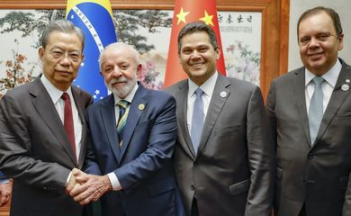 Presidente da República, Luiz Inácio Lula da Silva, durante Reunião com o Presidente da Comissão Permanente da Assembleia Nacional Popular, Zhao Leji. Grande Palácio do Povo, Pequim - China.  Foto: Ricardo Stuckert / PR
