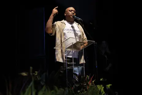 Rio de Janeiro (RJ), 20/08/2024 - O presidente da CUFA-RJ, Preto Zezé, fala durante o Encontro preparatório da Cúpula Social do G20, na Fundição Progresso, Lapa, região central do Rio de Janeiro. Foto: Tânia Rêgo/Agência Brasil