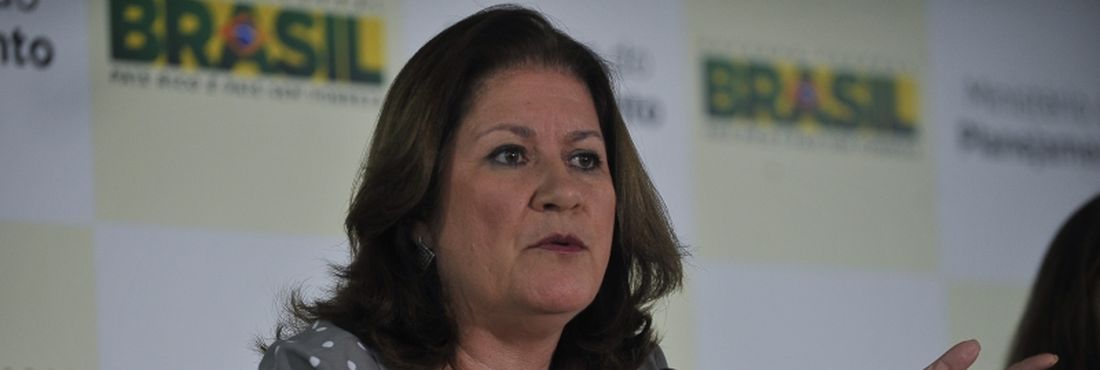 Brasília – A ministra do Planejamento, Miriam Belchior, detalha Medida Provisória para crédito extraordinário que vai autorizar o uso de um terço dos investimentos totais aprovados para 2013 pela Comissão Mista de Orçamento