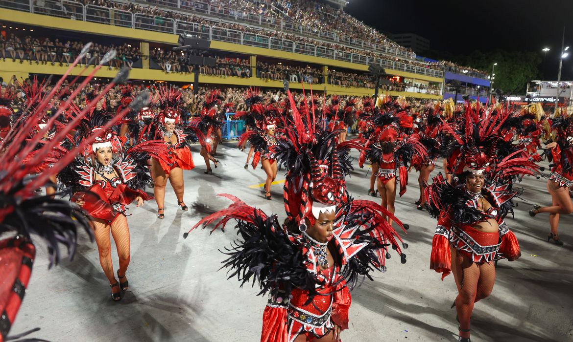 Rio de Janeiro (RJ), 04/03/2025 – Acadêmicos do Salgueiro desfila no segundo dia de carnaval do grupo Especial na Marquês de Sapucaí, na região central do Rio de Janeiro. Foto: Tomaz Silva/Agência Brasil
