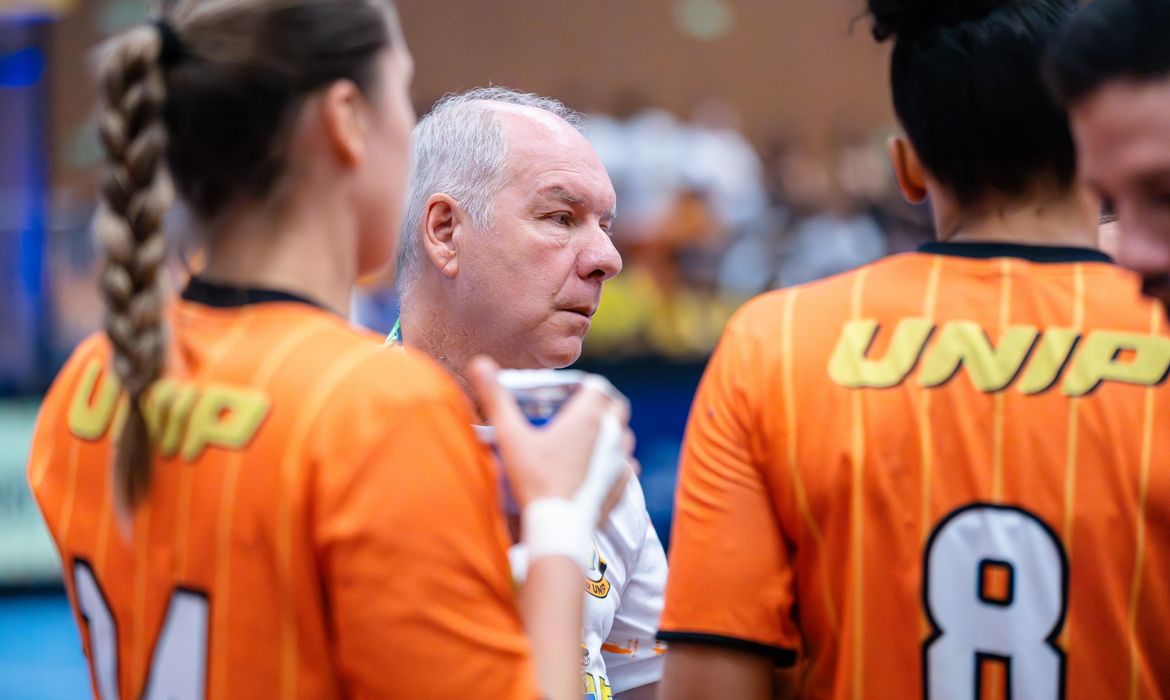 Eduardo Carlone - técnico do handebol feminino da Unip-SP - HUBs Brasíla 2024