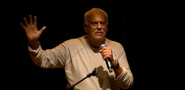 Danilo Caymmi apresenta “Andanças 50 anos” no Cena Musical