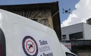 São Paulo (SP) 05/03/2024 - Agentes de saude da cidade de São Paulo em ação com drone em prédios abandonados, à procura de focos do mosquito transmissor. Foto: Paulo Pinto/Agência Brasil