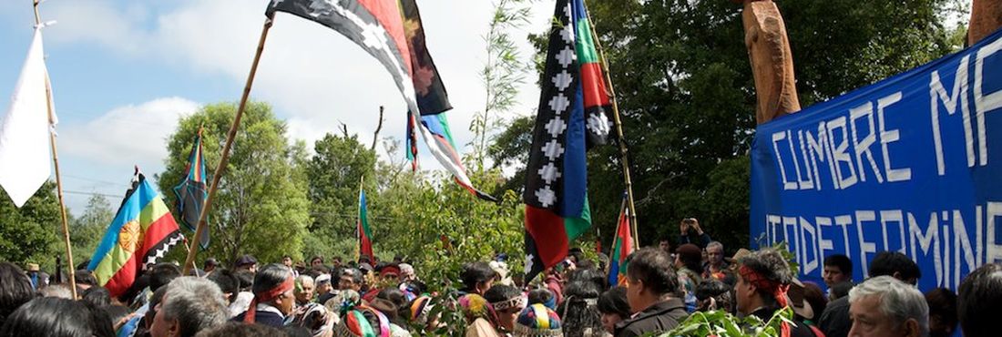 Centenas de indígenas da etnia mapuche participam de cúpula no Sul do Chile
