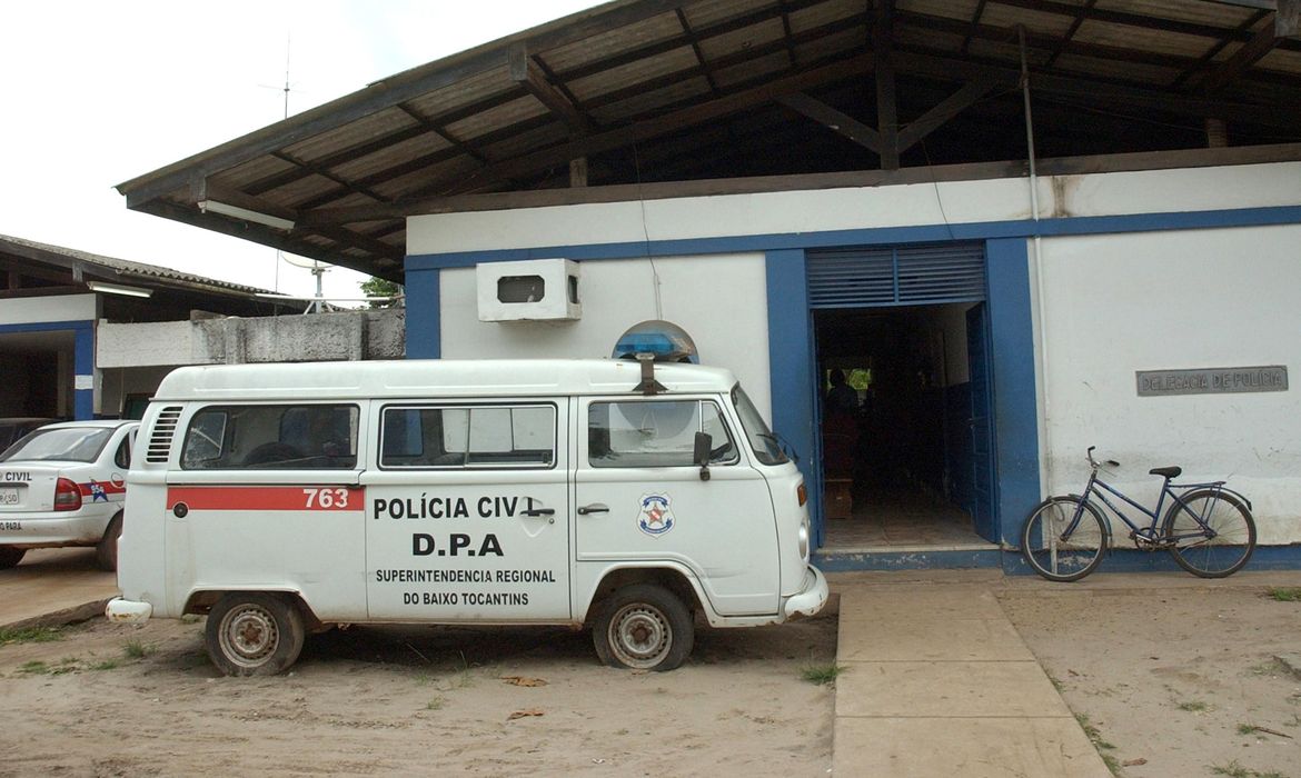 Fachada da delegacia em Abaetetuba (PA) onde uma adolescente ficou presa na mesma cela com mais de 20 homens