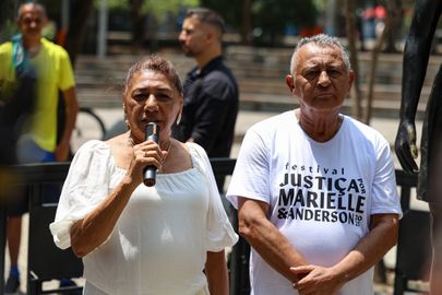 Rio de Janeiro (RJ), 14/03/2025 – Os pais de Marielle Franco, a advogada Marinete da Silva, e Antonio Neto durante ato em memória de sua filha, na Praça Mário Lago, no centro do Rio de Janeiro. Foto: Tomaz Silva/Agência Brasil