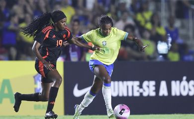 Cariacica (ES), 26/10/2024 - Lance da partida entre Brasil e Colômbia durante jogo amistoso da seleção brasileira feminina de futebol. Foto: Lívia Villas Boas/CBF