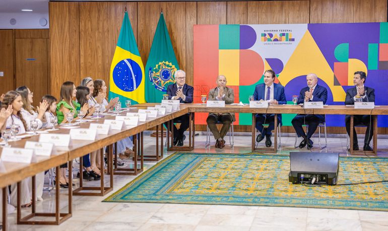 Brasília (DF), 04.09.2024 - Presidente da República, Luiz Inácio Lula da Silva, durante a cerimônia de reconhecimento das escolas IDEB Nota 10, no Palácio do Planalto. Foto: Ricardo Stuckert/PR