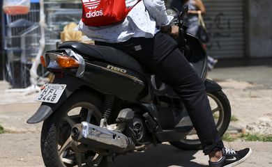 Agora é necessário ter habilitação para dirigir motocicletas de 50 cilindradas