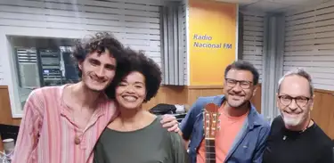 Yuri Fidelis (ator e cantor), Vanessa Di Farias (atriz, compositora e atriz), Elias Santos (violão) e André Amahro (diretor, ator, compositor e cantor)
