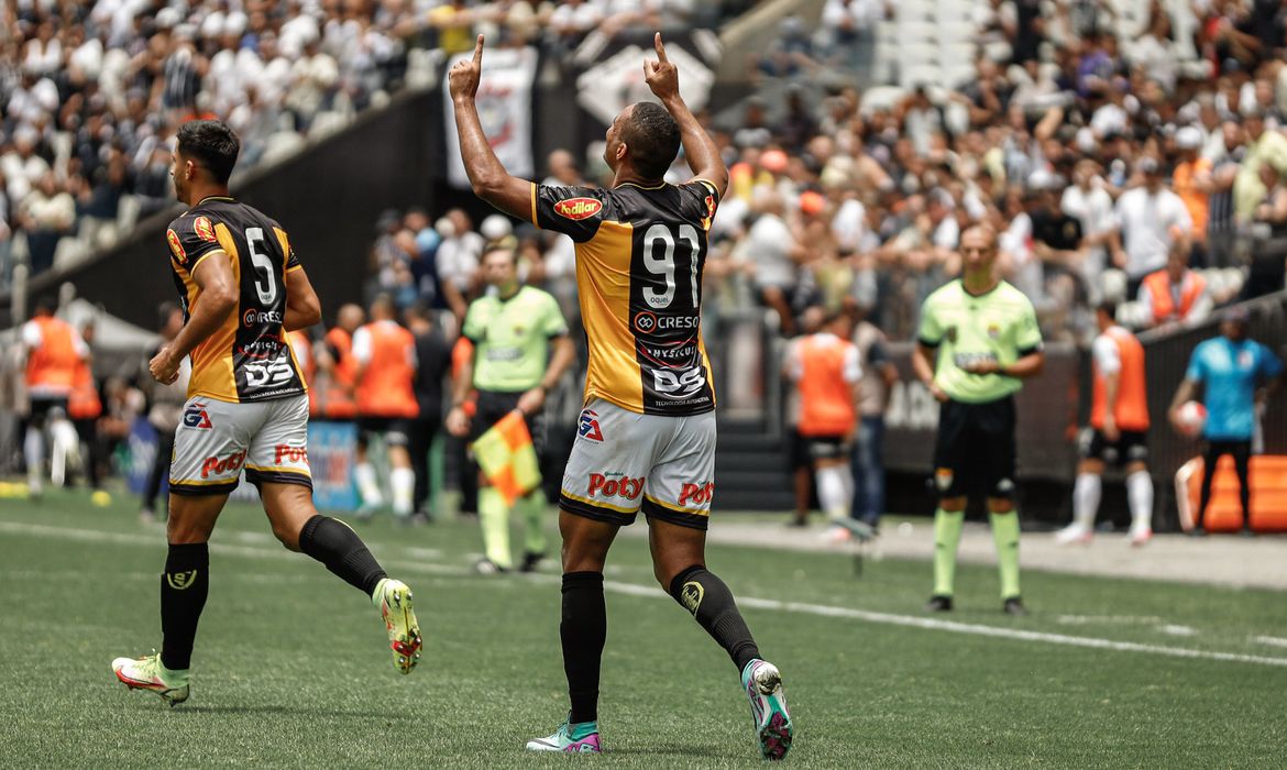 Novorizontino agrava crise do Corinthians, que perde a quarta seguida. Timão sofre 3 a 1 e se aproxima da zona de rebaixamento do Paulistão. Foto:  Ozzair Jr./Novorizontino