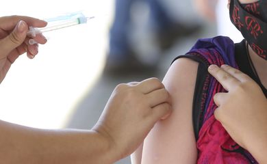 Vacinação de crianças contra a covid-19 na UBS 5 de Taguatinga Sul