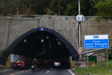 Rio de Janeiro (RJ) 17/10/2024 – Engenheiro André Rebouças é inscrito no Livro dos Heróis e Heroínas da Pátria. Trecho do Túnel Rebouças, que homenageia os irmãos André e Antônio Rebouças. Foto: Fernando Frazão/Agência Brasil