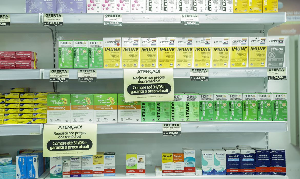 Justia suspende autorizao para farmacuticos prescreverem remdios