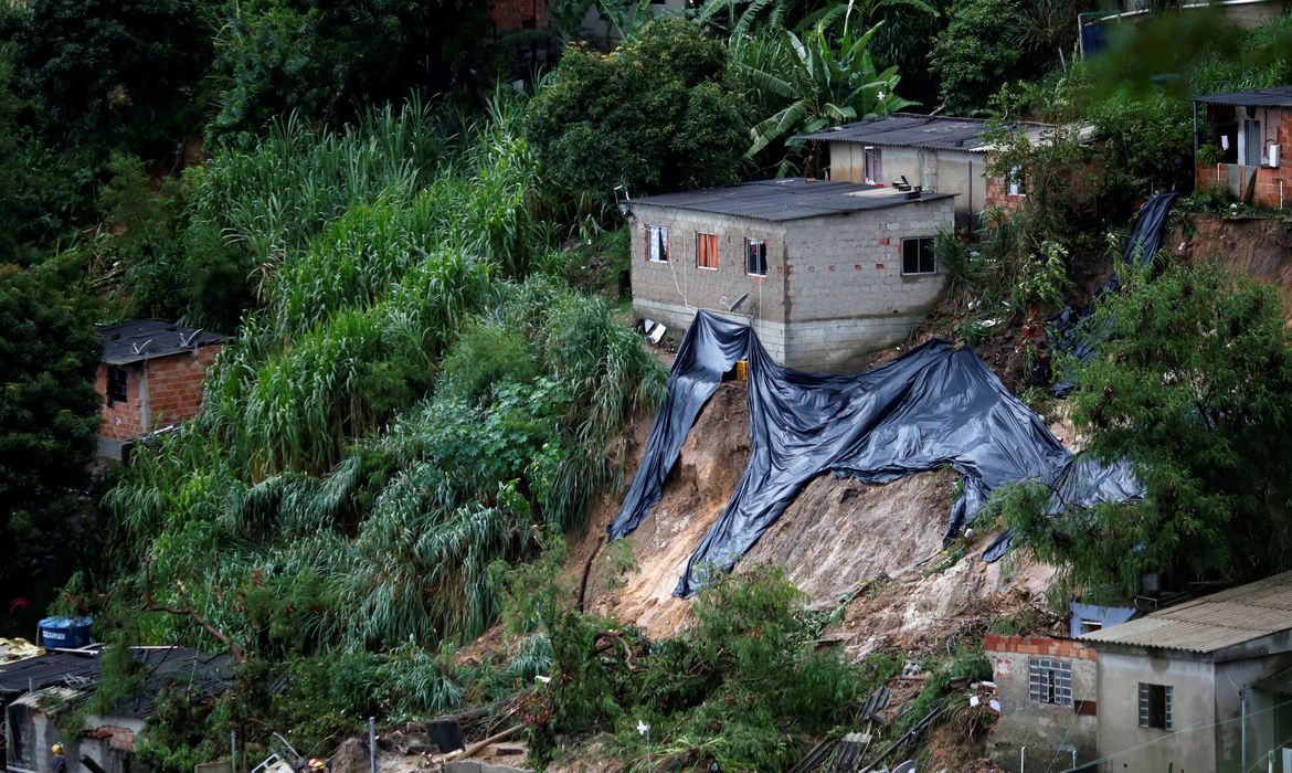 Fortes chuvas provocam deslizamentos em bairro de Belo Horizonte - REUTERS/Cristiane Mattos