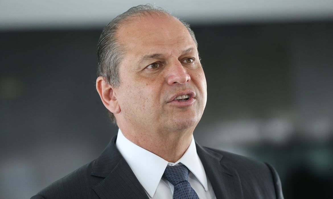 O líder do governo na Câmara, o deputado federal Ricardo Barros, fala à imprensa no Palácio do Planalto