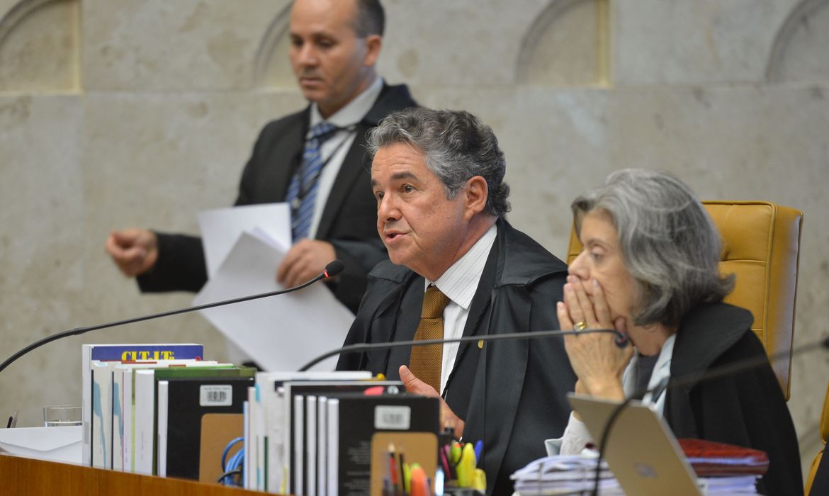 Brasília - Proposta para cancelar sessão de julgamentos, apresentada pelo ministro Marco Aurélio, foi acolhida por unanimidade, e a sessão extraordinária começará às 17h30  (Antonio Cruz/Agência Brasil)