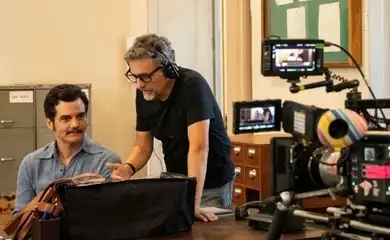 Brasília (DF), 10/04/2025 - Wagner Moura e Kleber Mendonça nas filmagens do filme O Agente Secreto. Foto: Victor Jucá/Divulgação