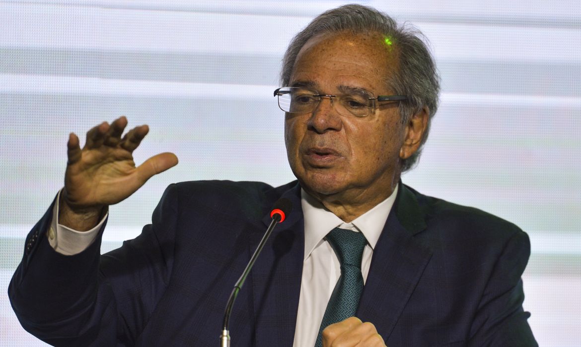 O ministro da Economia, Paulo Guedes, durante palestra de abertura do Painel Telebrasil Summit 2022.