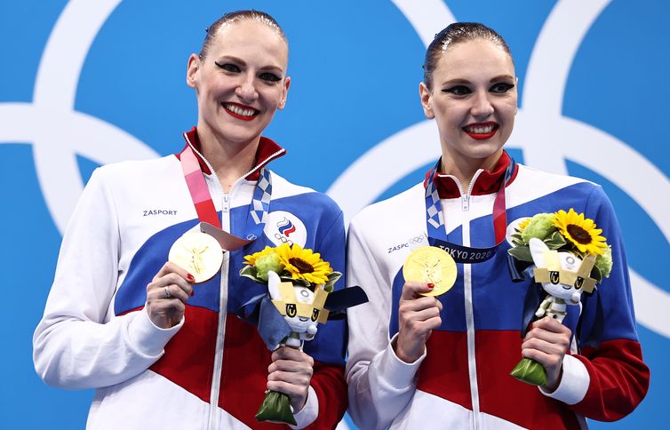 Reuters/Marko Djurica/Direitos Reservados Artistic Swimming - Women's Duet - Medal Ceremony