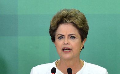 Brasília - A presidente Dilma Rousseff em pronunciamento se manifesta com indignação sobre a aceitação do pedido de impeachment anunciado pelo presidente da Câmara, Eduardo Cunha ( (Wilson Dias/Agência Brasil)
