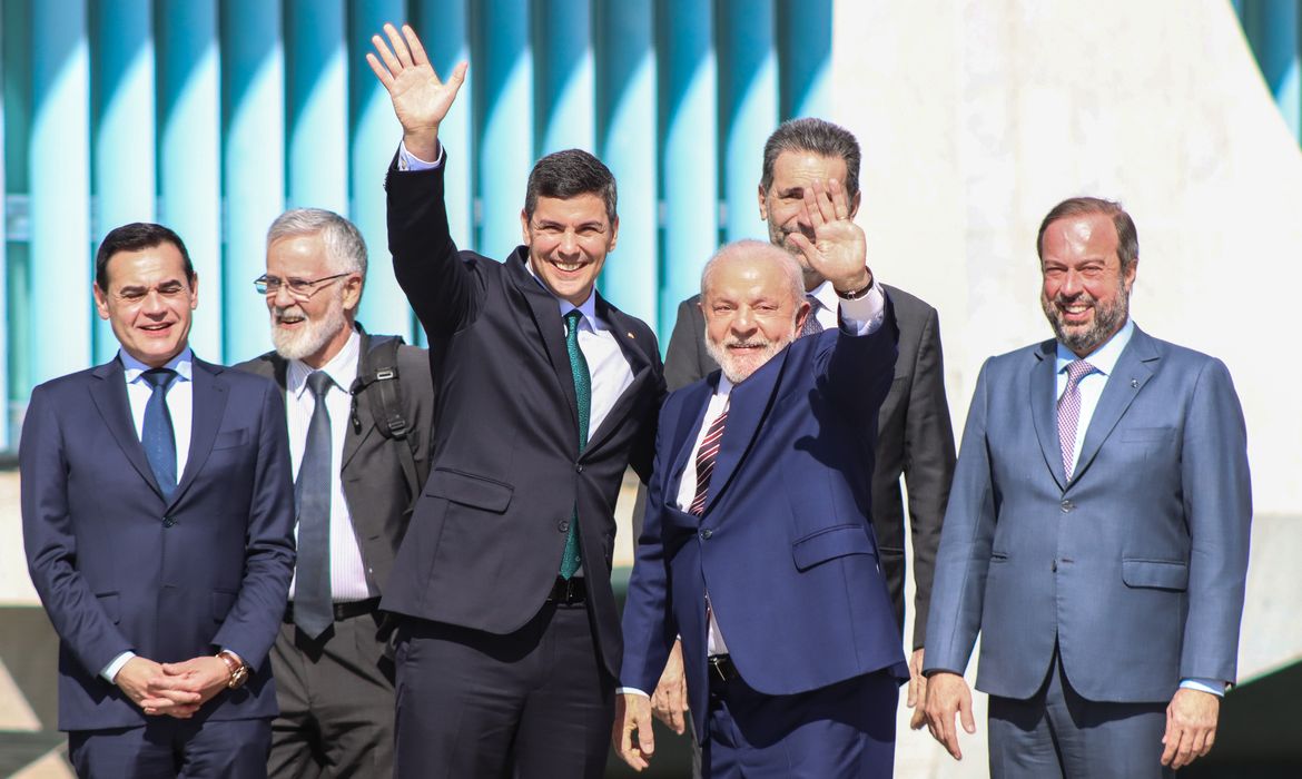 Brasília (DF), 28/07/2023,  O presidente Lula, recebe o presidente eleito do Paraguai, Santiago Peña, no palácio da Alvorada. Foto:Valter Campanato/Agência Brasil