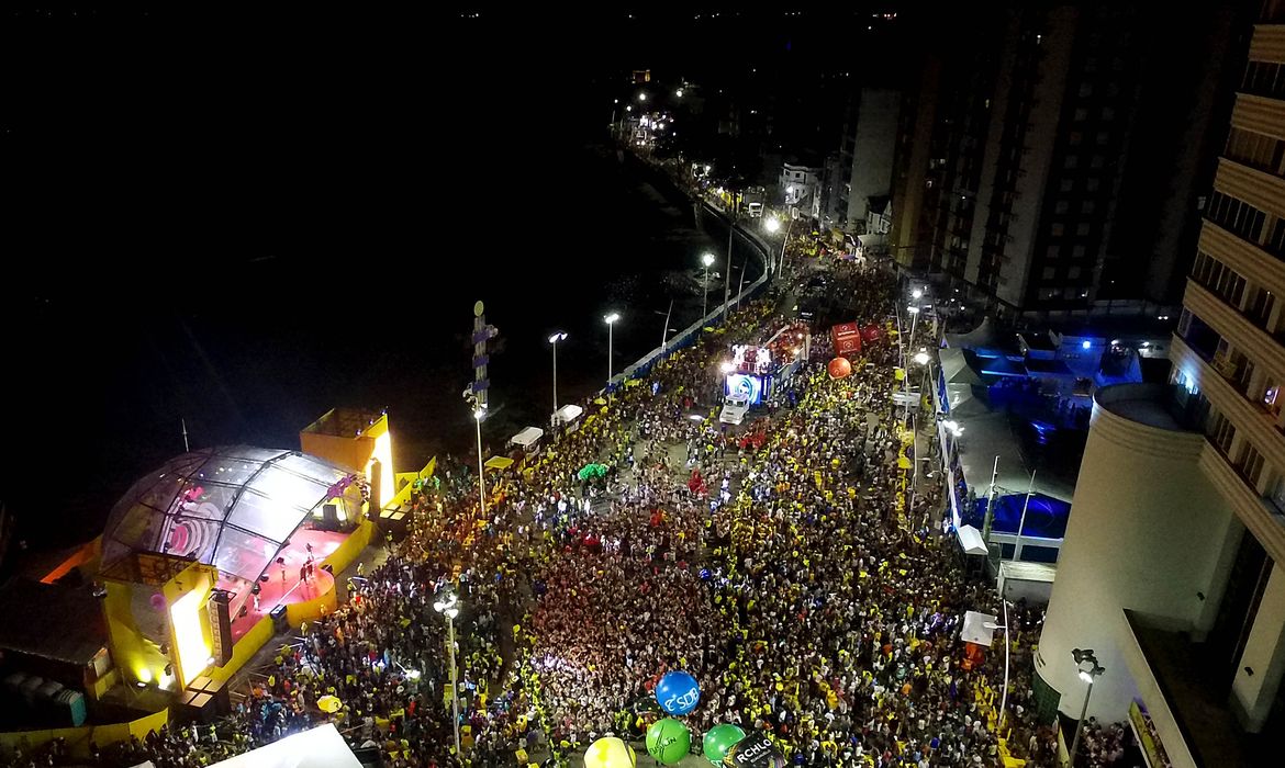 Salvador - fotos aéreas do Carnaval no Farol da Barra (Valter Pontes/Secom Salvador)