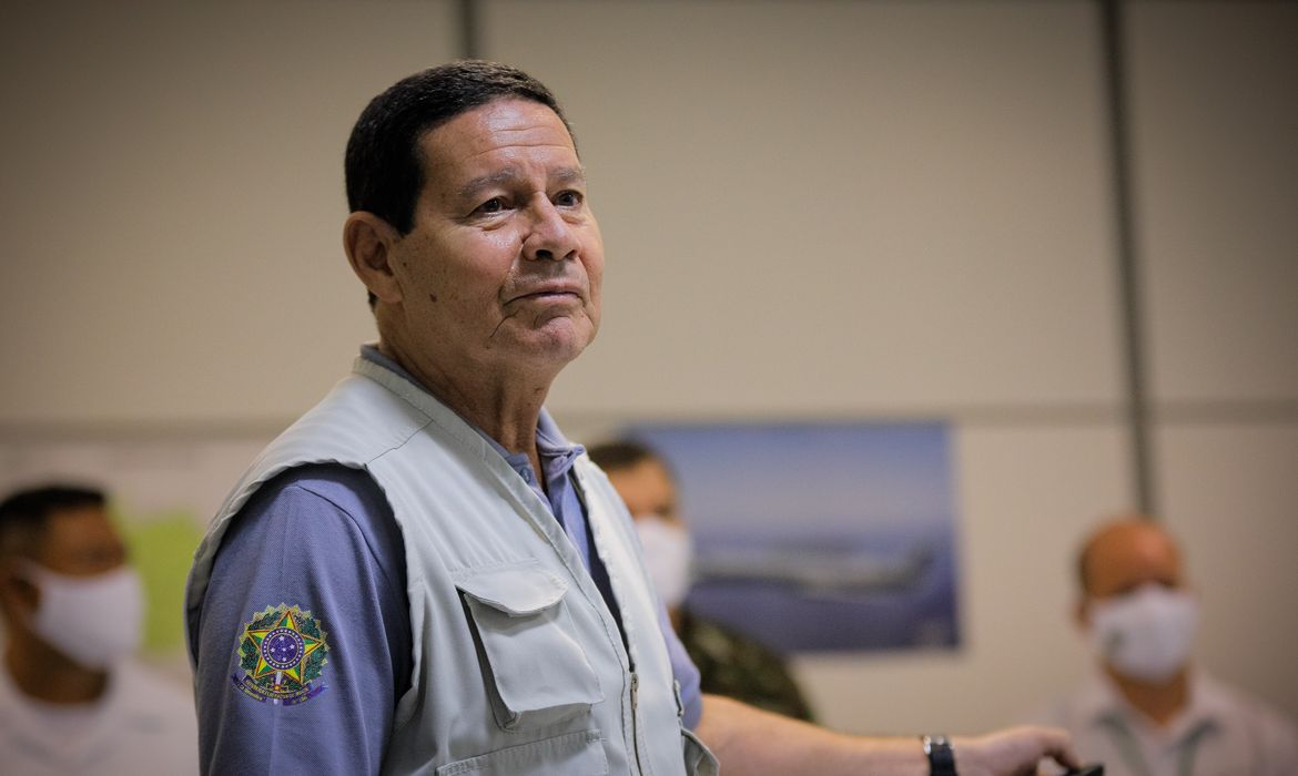 O Vice-presidente da República, Hamilton Mourão, durante visita ao Centro de Monitoramento da Amazônia (CENSIPAM)