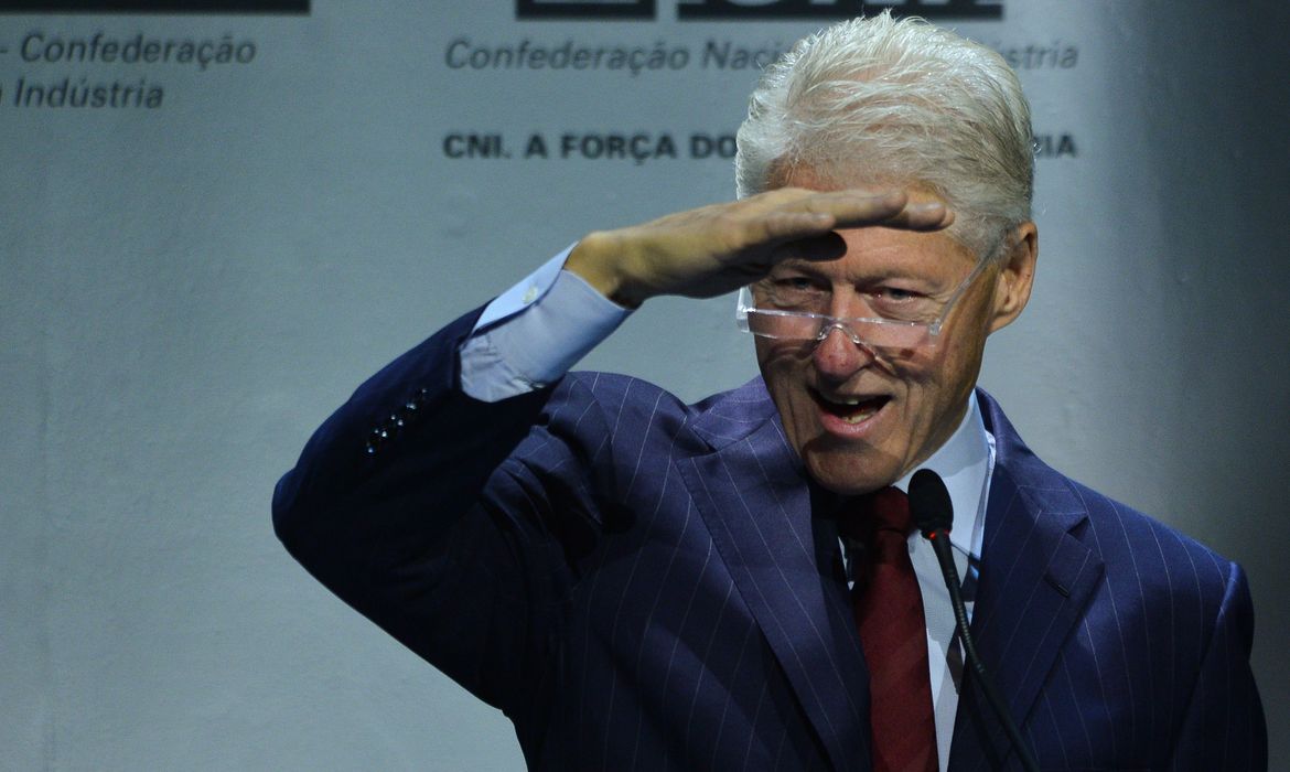 Brasília - O ex-presidente dos Estados Unidos Bill Clinton encerra o 10º Encontro Nacional da Indústria (Enai) 2015 com uma palestra magna sobre a economia global pós-crise (José Cruz/Agência Brasil)