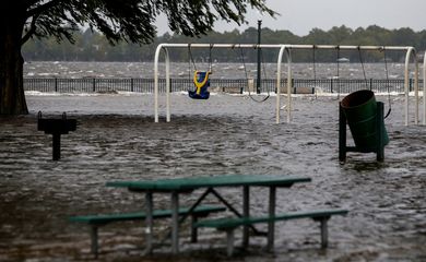 The Union Point Park Complex is seen flooded as the Hurricane Florence comes ashore in New Bern, North Carolina, U.S., September 13, 2018. REUTERS/Eduardo Munoz