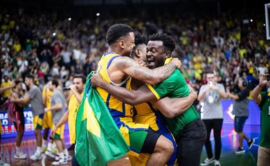 Seleção brasileira masculina de basquete vence Estados Unidos e garante vaga no Mundial - em 26/02/2023