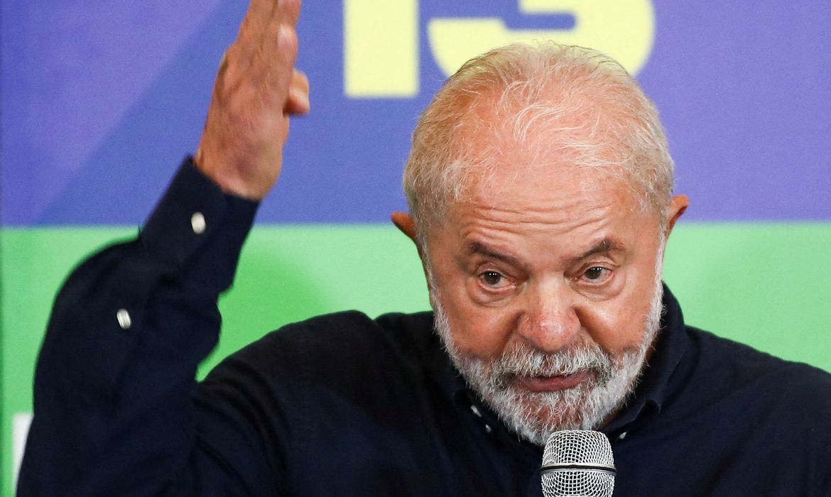 Ex-presidente Luiz Inácio Lula da Silva, candidato às eleições presidenciais, fala em evento em São Paulo