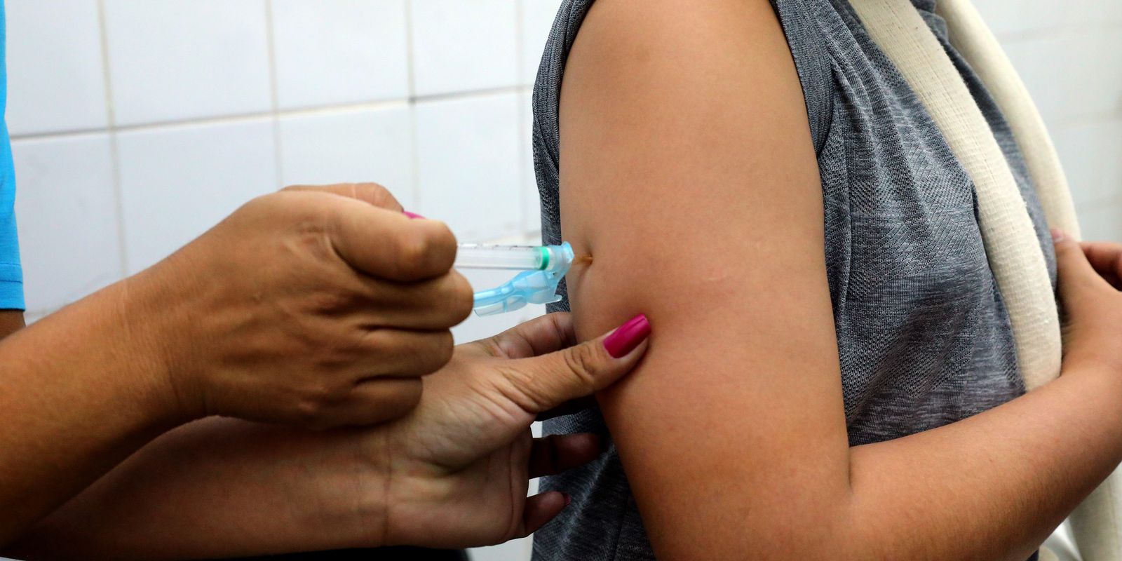 Novos municípios recebem remessa de vacinas contra a dengue