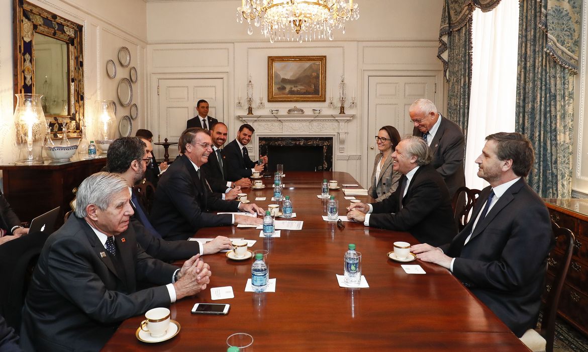 Presidente Jair Bolsonaro durante encontro com o Senhor Luis Almagro, Secretário-Geral da Organização dos Estados Americanos.