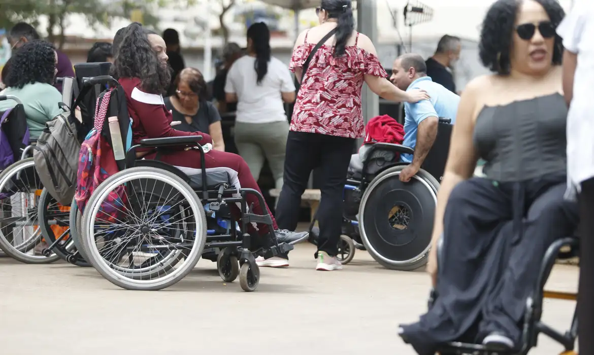 São Paulo (SP), 21/09/2024 -  Praça Roosevelt recebe a  segunda edição da Parada PCD, que celebra a diversidade, a inclusão e o orgulho de ser PCD. A parada acontece no Dia Nacional de Luta da Pessoa com Deficiência.  Foto: Paulo Pinto/Agência Brasil