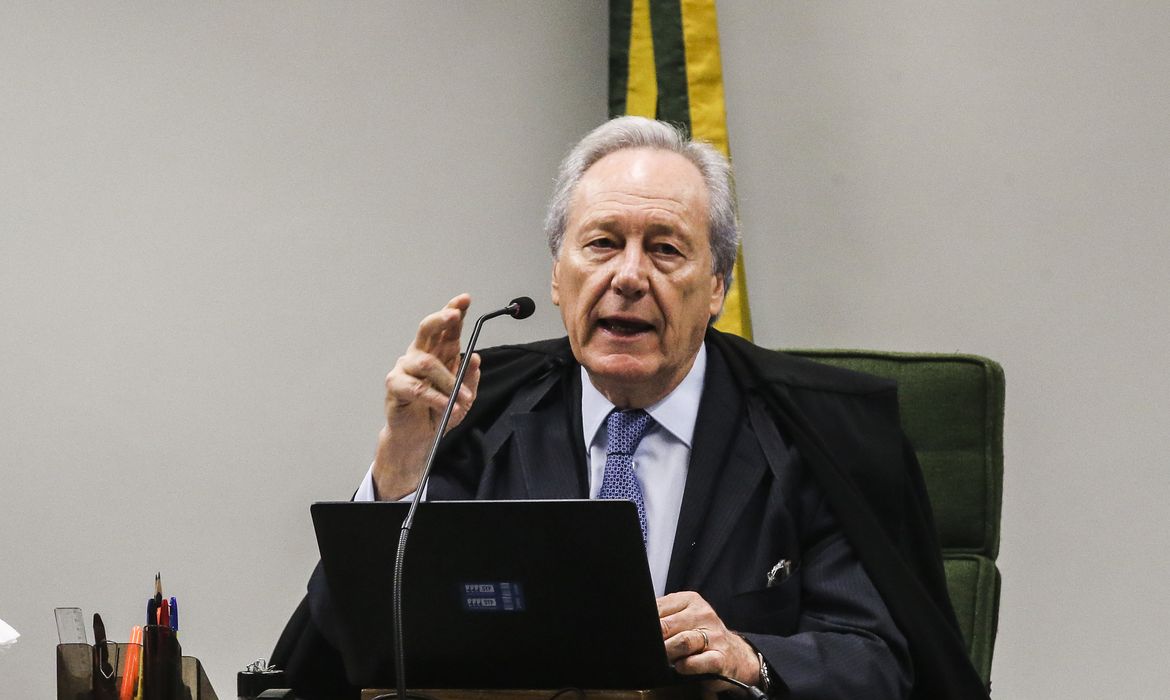 O ministro Ricardo Lewandowski durante sessão na Segunda Turma do Supremo Tribunal Federal (STF), para o julgamento de mais um pedido de liberdade para o ex-presidente Luiz Inácio Lula da Silva.