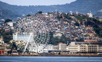 Roda gigante Rio Star que será inaugurada em dezembro, na zona portuária do Rio de Janeiro.
