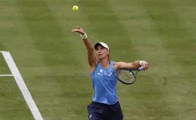 Tennis - Queen's Club Championships - Queen's Club, London, Britain - June 11, 2025 Brazil's Beatriz Haddad Maia in action during her round of 16 match against Emma Navarro of the U.S. Action Images via Reuters/Andrew Couldridge/Proibido reprodução