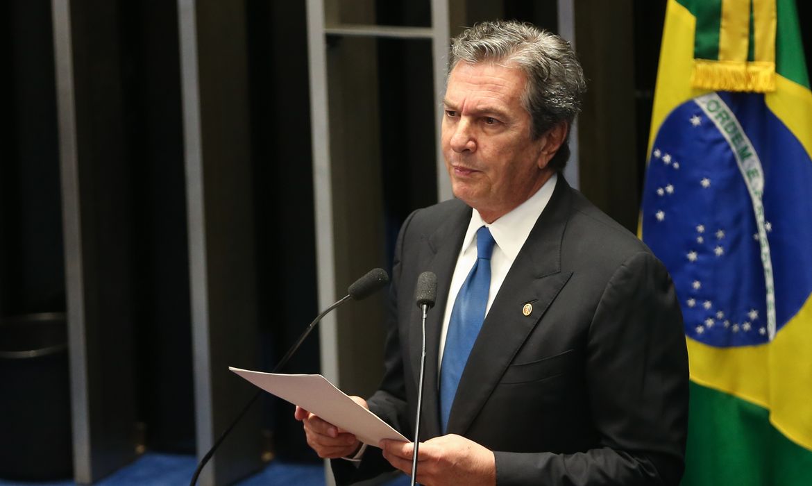 Brasília - Senador Fernando Collor de Mello durante sessão do impeachment no Senado, conduzida pelo presidente do STF, Ricardo Lewandowski  (Antonio Cruz/Agência Brasil)