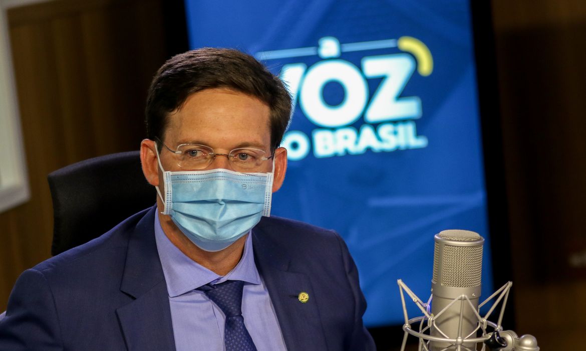 O ministro da Cidadania João Roma, participa do programa A Voz do Brasil