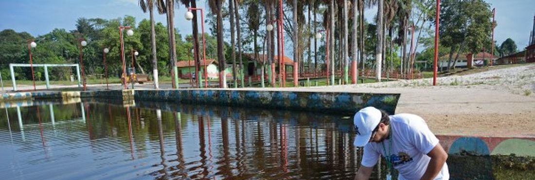 IMAP faz coleta de água para análise no balneário de Ferreira Gomes