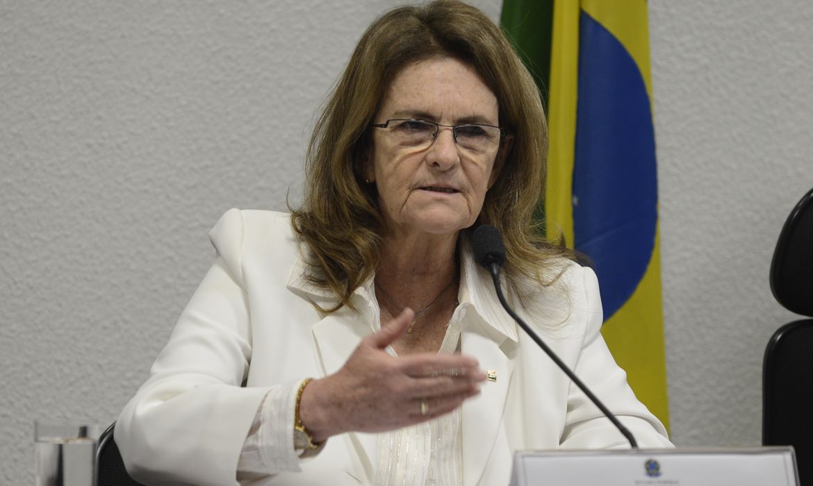 A Comissão Parlamentar de Inquérito (CPI) da Petrobras no Senado ouve a presidente da Petrobras, Maria das Graças Foster (Antonio Cruz/Agência Brasil)