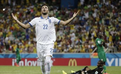 A Grécia vence a Costa do Marfim por 2 a 1 (Christophe Ena/AP/Direitos Reservados)