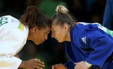 A judoca brasileira Rafaela Silva venceu hoje (8) a romena Corina Caprioriu, vice-campeã mundial, na semifinal na categoria até 57 quilos feminino