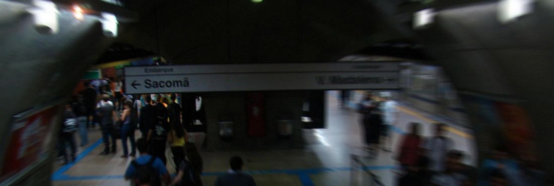 Metroviários SP decidirão grevem em assembléia. Estação Consolação do Metrô