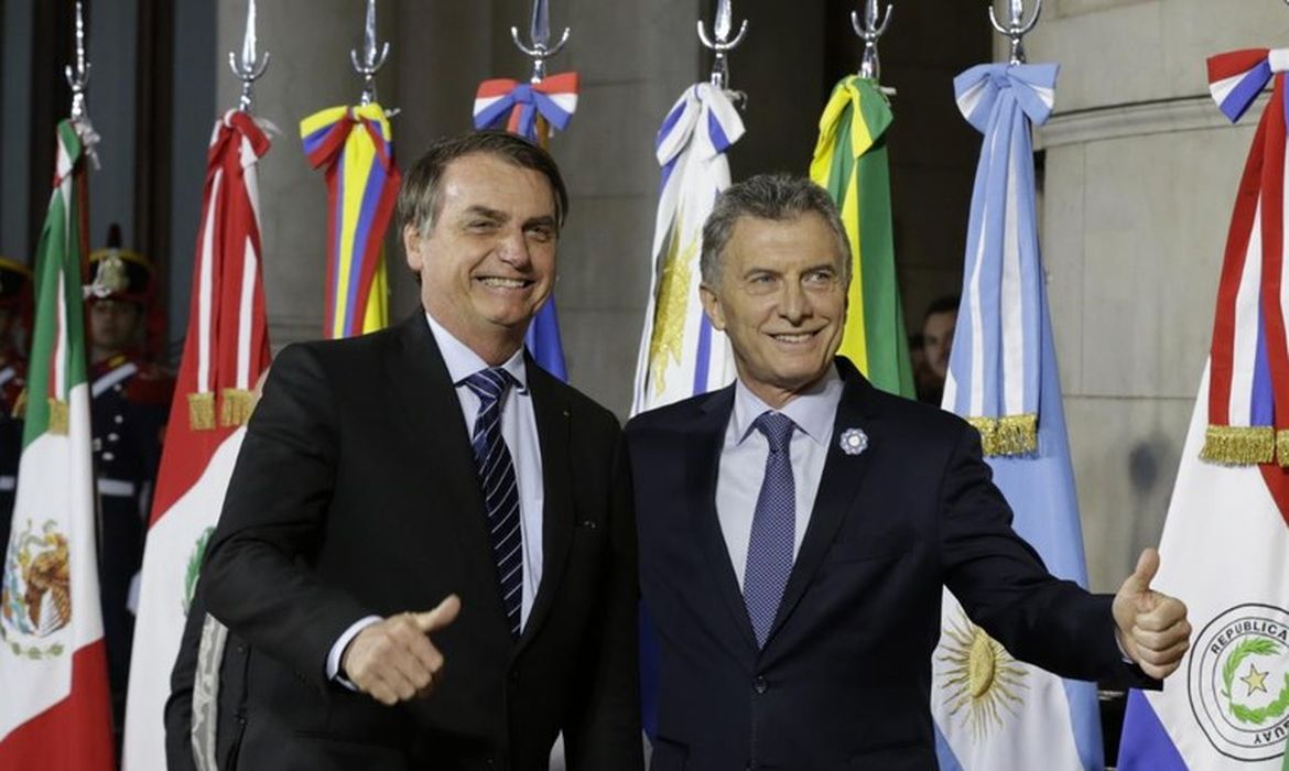  Presidente Jair Bolsonaro cumprimenta o Presidente Maurício Macri.